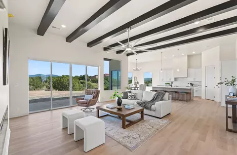 25 Vista Valle Cir, Lamy, NM 87540