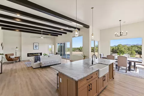 25 Vista Valle Cir, Lamy, NM 87540