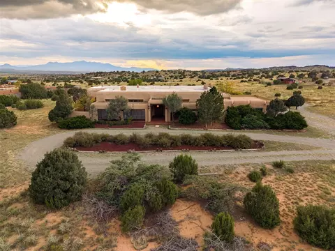 882 Camino Los Abuelos, Galisteo, NM 87540