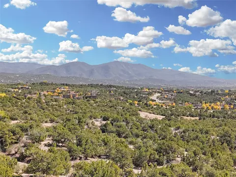 1786 Calle Arbolitos, Santa Fe, NM 87506