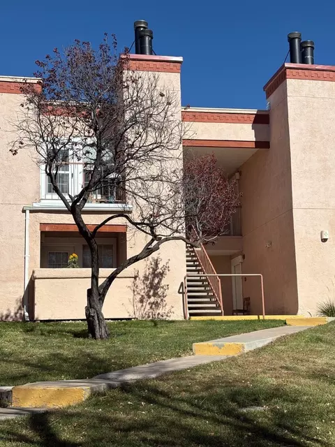 2501 W Zia Rd #4-208, Santa Fe, NM 87505