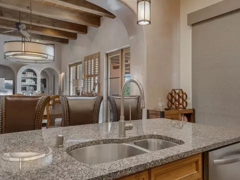 Kitchen - 33 E Saddleback Mesa, Santa Fe, NM 87508 photo 3 of 5