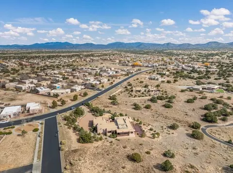 View/Area - 33 E Saddleback Mesa, Santa Fe, NM 87508 photo 2 of 4
