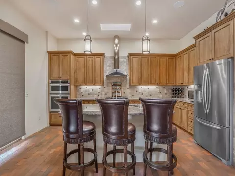 Kitchen - 33 E Saddleback Mesa, Santa Fe, NM 87508 photo 1 of 5