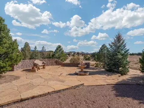 Exterior - 33 E Saddleback Mesa, Santa Fe, NM 87508 photo 14 of 19