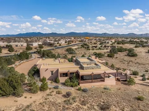 View/Area - 33 E Saddleback Mesa, Santa Fe, NM 87508 photo 1 of 4