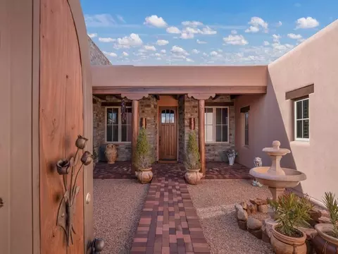 Exterior - 33 E Saddleback Mesa, Santa Fe, NM 87508 photo 4 of 19