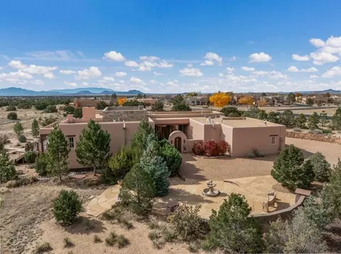 Exterior - 33 E Saddleback Mesa, Santa Fe, NM 87508 photo 1 of 19