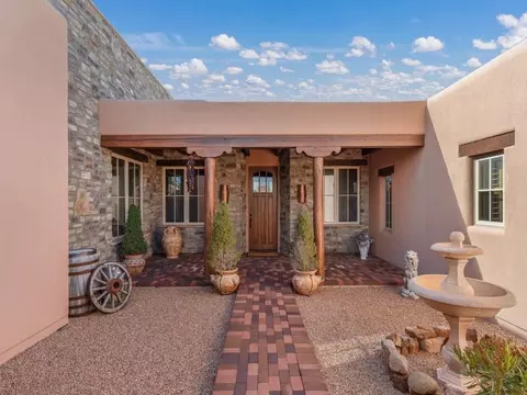Exterior - 33 E Saddleback Mesa, Santa Fe, NM 87508 photo 13 of 19
