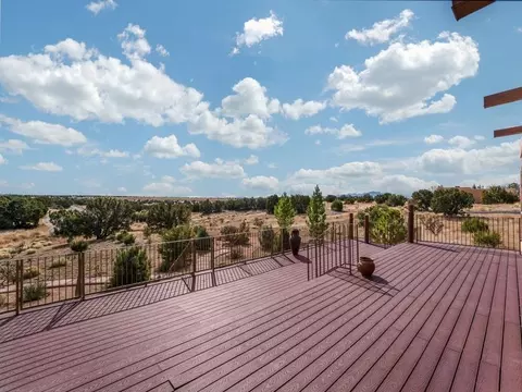 Exterior - 33 E Saddleback Mesa, Santa Fe, NM 87508 photo 8 of 19