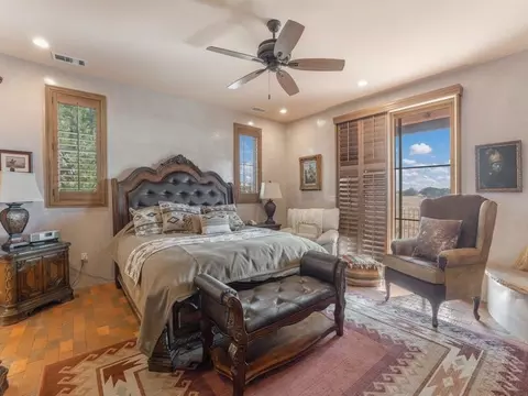 Bedroom - 33 E Saddleback Mesa, Santa Fe, NM 87508 photo 1 of 4
