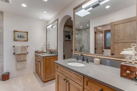 Bath - 33 E Saddleback Mesa, Santa Fe, NM 87508 photo 4 of 7