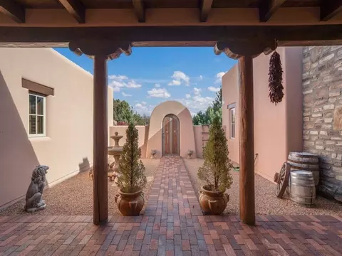 Exterior - 33 E Saddleback Mesa, Santa Fe, NM 87508 photo 12 of 19