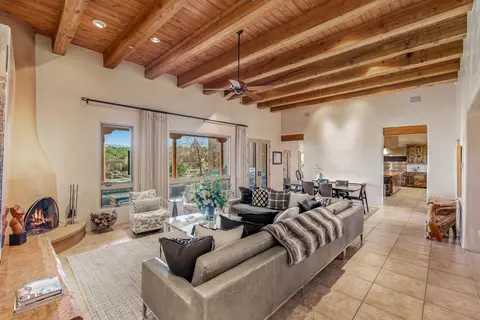 58 Sundance Dr, Santa Fe, NM 87506