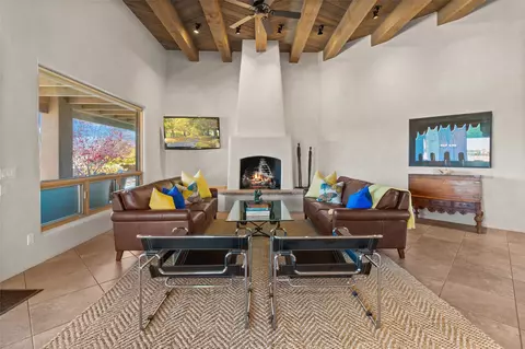 36 Paseo Aragon, Santa Fe, NM 87506