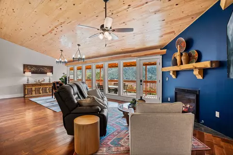 1661 Cerro Gordo #E, Santa Fe, NM 87501