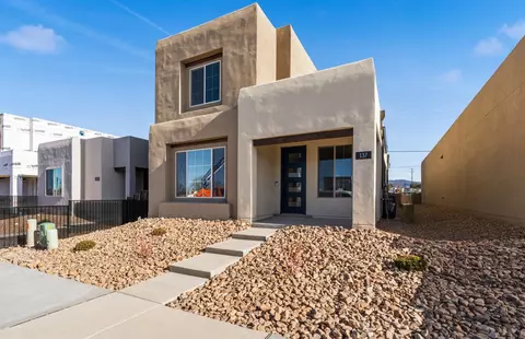 137 Prudencio St, Santa Fe, NM 87505
