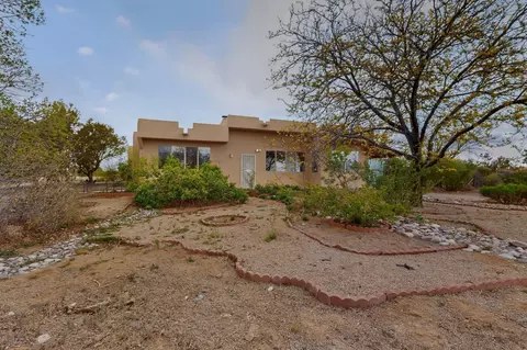 7 Casa Del Oro Way, Santa Fe, NM 87508