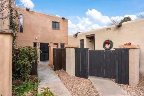 3112 Plaza Blanca, Santa Fe, NM 87507