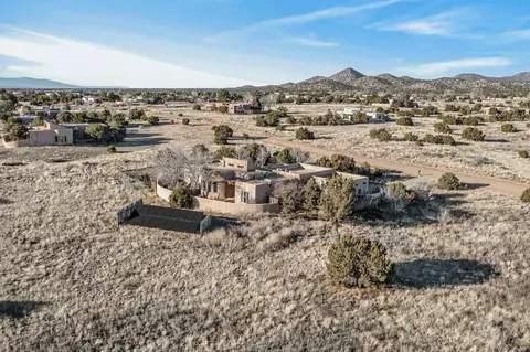 33 Moya Loop, Santa Fe, NM 87508