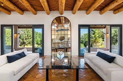 55 Calle San Martin, Santa Fe, NM 87506