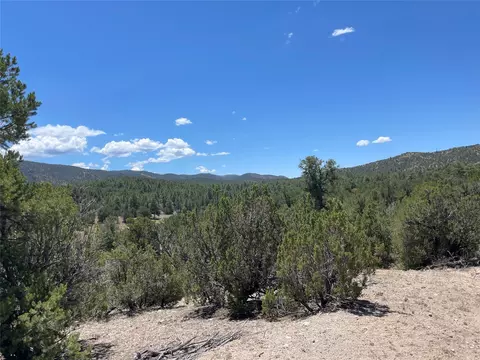 67 Camino Del Canon #B, Cundiyo, NM 87506