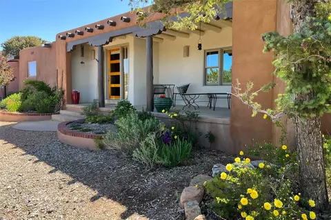1893 Conejo Dr, Santa Fe, NM 87505