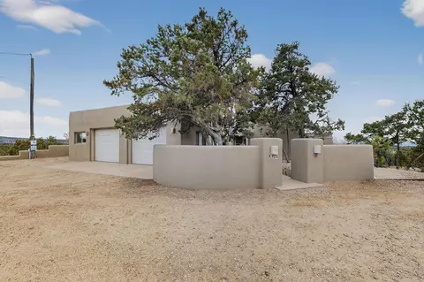 26 Apache Creek Rd, Santa Fe, NM 87505