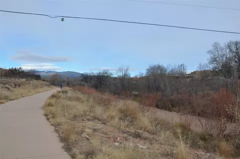 1299 Camino Carlos Rael, Santa Fe, NM 87505