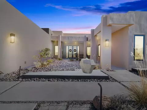 60 Paseo Del Pajaro, Santa Fe, NM 87506