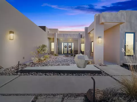 60 Paseo Del Pajaro, Santa Fe, NM 87506