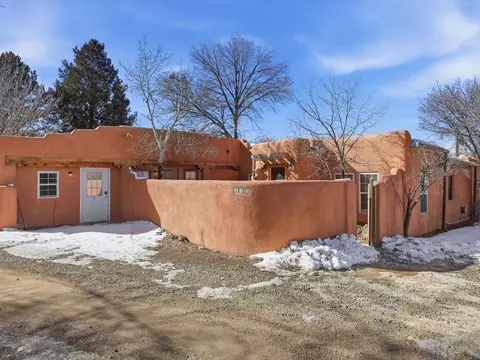 510 And 512 Anglada Ln, Taos, NM 87571