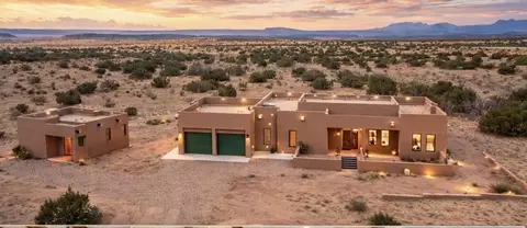 81 Cerro Alto Rd, Lamy, NM 87540