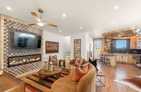 929 Shoofly St #B, Santa Fe, NM 87505