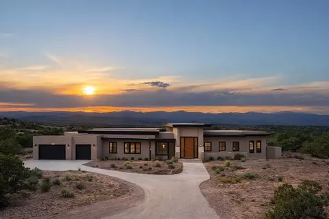 4 Camino Hasta Manana, Santa Fe, NM 87506