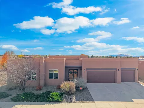 10 Canto Del Pajaro, Santa Fe, NM 87508