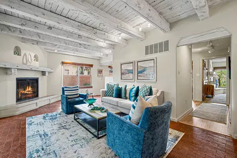 409 E Coronado Rd #2, Santa Fe, NM 87505