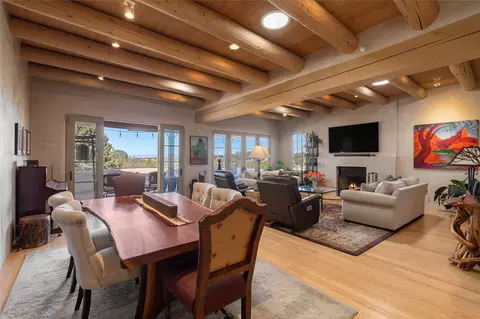 1204 Bandolina Rd, Santa Fe, NM 87501