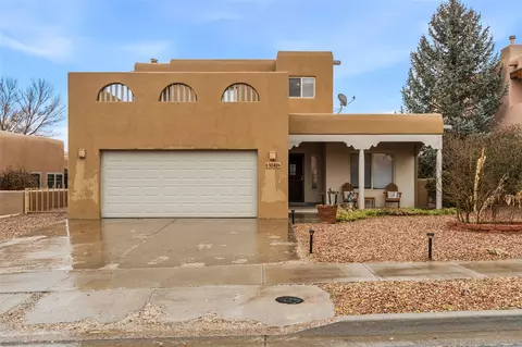 3040 Pueblo Puye, Santa Fe, NM 87507