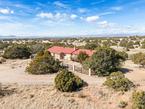 42 Coyote Xing, Santa Fe, NM 87508
