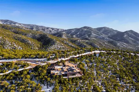 1135 S Summit Dr, Santa Fe, NM 87501