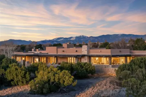 5 Penasco Cir, Santa Fe, NM 87506
