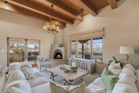 62 Avenida Frijoles, Santa Fe, NM 87507