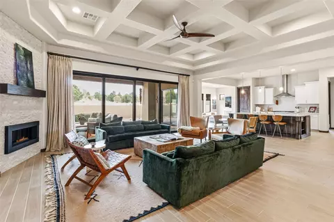 4 Delantera Ct, Santa Fe, NM 87506