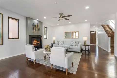 220 Grand Canyon Dr, White Rock, NM 87547