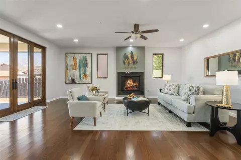 220 Grand Canyon Dr, White Rock, NM 87547