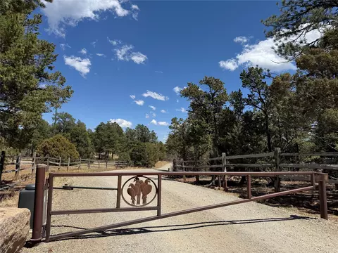17 Wild Wings Cir, Pecos, NM 87552