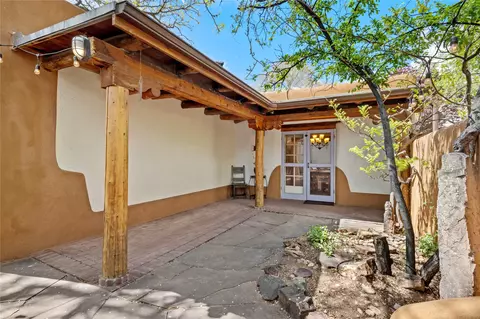 556 12 Garcia, Santa Fe, NM 87505