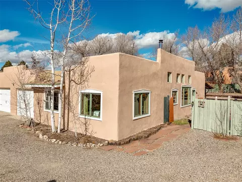525 La Lomita #H, Taos, NM 87571