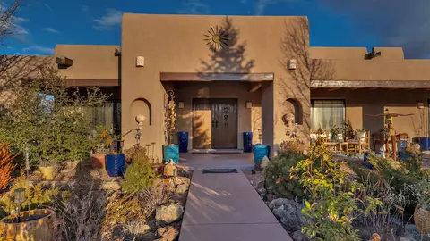 16 Via De Estrellas #A, Santa Fe, NM 87506